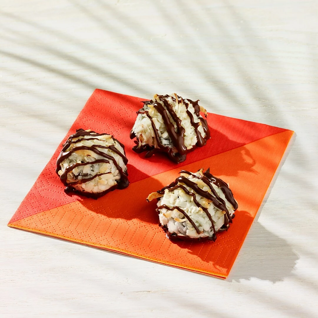 Hershey's MOUNDS Dark Chocolate And Coconut Candy, Full Size, 1.75 Oz, Bar (HEC00310) - Image 4